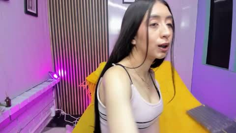 miilu  online show from October 3, 3:03 am