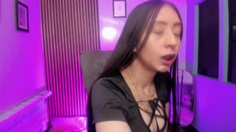 miilu  online show from April 22, 4:04 am