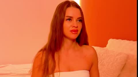 Amira online show from December 17, 5:24 am