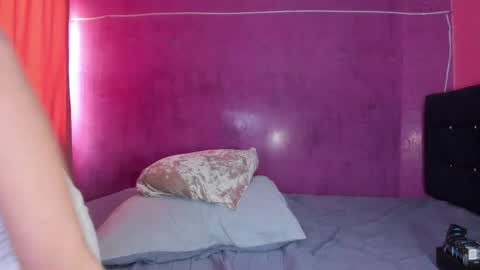 Sarah online show from February 17, 6:58 pm