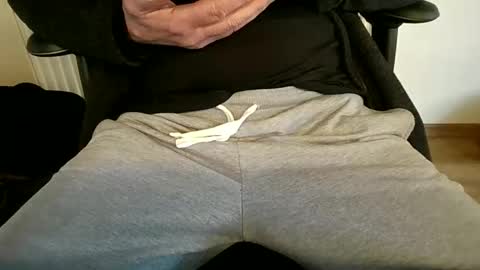 mik online show from November 12, 9:53 am