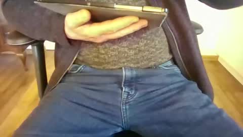 mik online show from February 2, 11:31 am