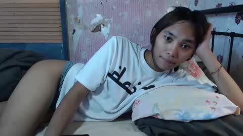 MIKA online show from April 24, 2:47 am