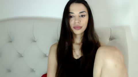 Snapshot of mika_gold7 chatting on November 16, 8:25 pm Mika online show from November 16, 8:25 pm