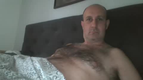 mikael_r52 online show from May 12, 5:59 am