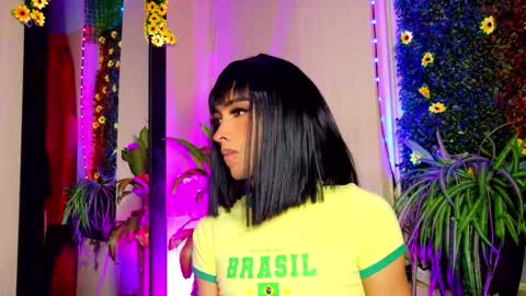 Snapshot of mikaelarangel chatting on October 4, 3:48 am mikaelarangel online show from October 4, 3:48 am