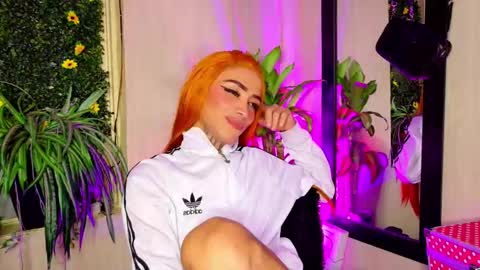 Snapshot of mikaelarangel chatting on October 7, 5:15 am mikaelarangel online show from October 7, 5:15 am