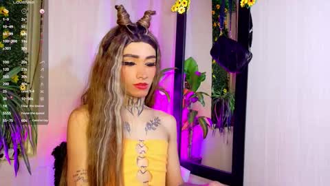 Snapshot of mikaelarangel chatting on October 9, 2:42 am mikaelarangel online show from October 9, 2:42 am