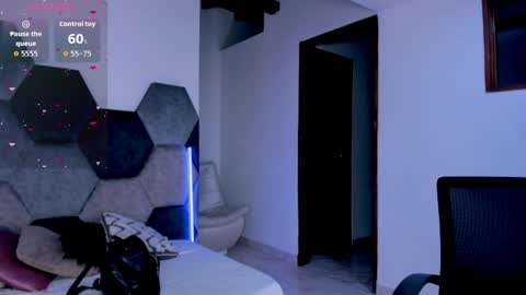 Mikaela blondie bigass online show from May 6, 7:08 pm