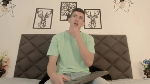 mikael online show from February 17, 4:09 am