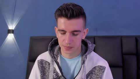 mikael online show from November 7, 4:23 am