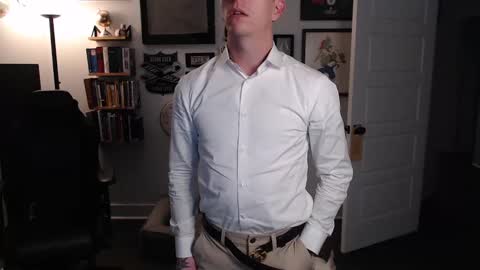 Snapshot of mikahishung chatting on November 11, 12:54 am MikahisHung online show from November 11, 12:54 am