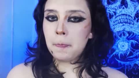 Snapshot of mikaskullcs chatting on November 2, 10:23 pm Mika online show from November 2, 10:23 pm