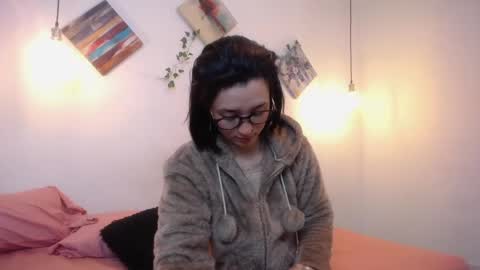 Snapshot of mikaza_akerman chatting on May 18, 1:06 pm mikaza online show from May 18, 1:06 pm