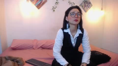 Snapshot of mikaza_akerman chatting on May 30, 1:30 pm mikaza online show from May 30, 1:30 pm