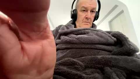 Snapshot of mike26051 chatting on February 26, 12:25 pm mike26051 online show from February 26, 12:25 pm