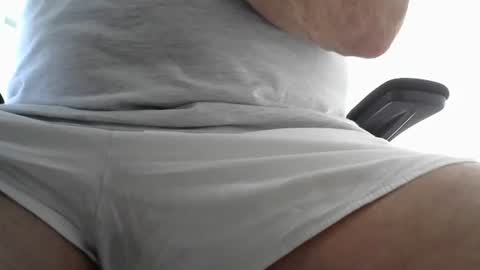 Snapshot of mike26051 chatting on June 20, 7:11 am mike26051 online show from June 20, 7:11 am