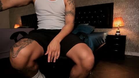 Snapshot of mike2_wills chatting on December 14, 3:29 am Mike2 wills online show from December 14, 3:29 am