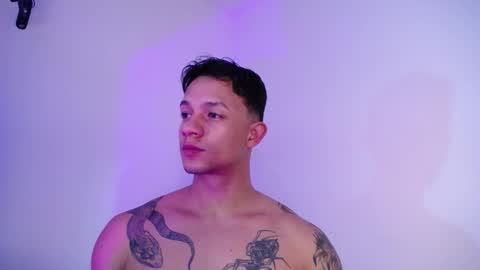 Snapshot of mike2_wills chatting on December 14, 4:31 pm Mike2 wills online show from December 14, 4:31 pm