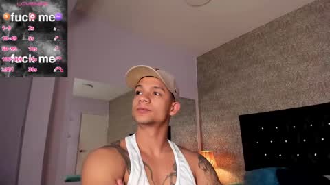 Snapshot of mike2_wills chatting on January 16, 6:35 am Mike2 wills online show from January 16, 6:35 am