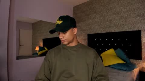 Snapshot of mike2_wills chatting on January 18, 6:03 am Mike2 wills online show from January 18, 6:03 am