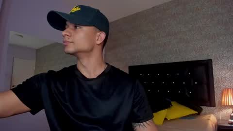 Snapshot of mike2_wills chatting on January 23, 8:15 am Mike2 wills online show from January 23, 8:15 am