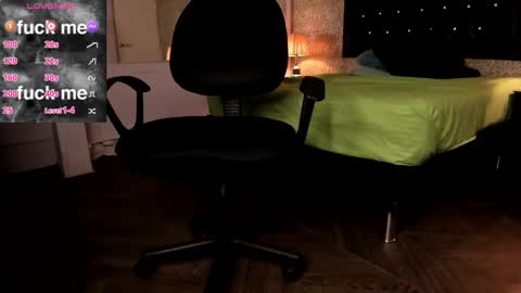 Snapshot of mike2_wills chatting on January 25, 6:55 am Mike2 wills online show from January 25, 6:55 am