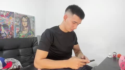 mike3xxx online show from December 3, 11:47 pm