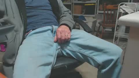 Snapshot of mike694fun chatting on December 5, 11:40 pm mike694fun online show from December 5, 11:40 pm