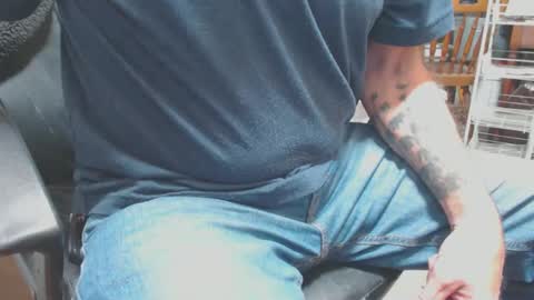 Snapshot of mike694fun chatting on December 12, 9:26 pm mike694fun online show from December 12, 9:26 pm