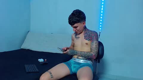 Snapshot of mike777jr chatting on February 24, 4:36 pm Mike IMDEPENDIENT MODEL online show from February 24, 4:36 pm