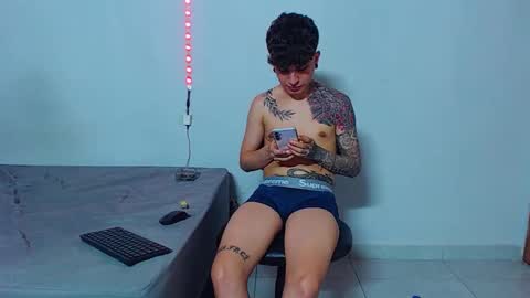 Snapshot of mike777jr chatting on September 13, 5:29 am Mike IMDEPENDIENT MODEL online show from September 13, 5:29 am