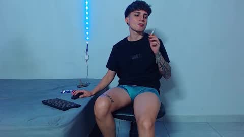 Snapshot of mike777jr chatting on October 20, 4:46 am Mike IMDEPENDIENT MODEL online show from October 20, 4:46 am