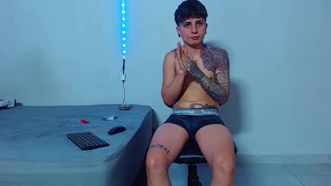 Snapshot of mike777jr chatting on October 20, 5:24 pm Mike IMDEPENDIENT MODEL online show from October 20, 5:24 pm