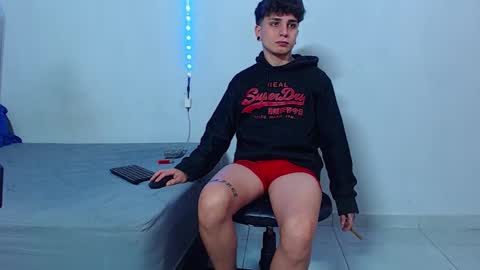 Snapshot of mike777jr chatting on October 21, 1:34 pm Mike IMDEPENDIENT MODEL online show from October 21, 1:34 pm