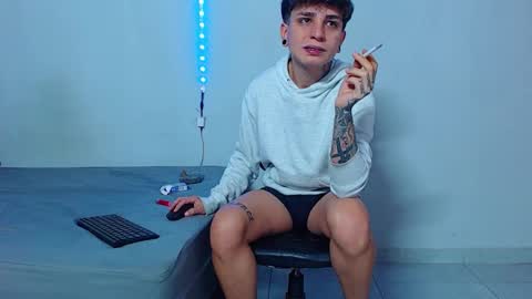 Snapshot of mike777jr chatting on October 24, 2:35 pm Mike IMDEPENDIENT MODEL online show from October 24, 2:35 pm