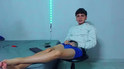 Snapshot of mike777jr chatting on October 25, 4:46 pm Mike IMDEPENDIENT MODEL online show from October 25, 4:46 pm