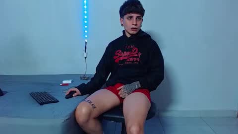 Snapshot of mike777jr chatting on October 31, 2:51 pm Mike IMDEPENDIENT MODEL online show from October 31, 2:51 pm