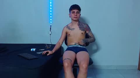 Snapshot of mike777jr chatting on November 23, 2:55 am Mike IMDEPENDIENT MODEL online show from November 23, 2:55 am