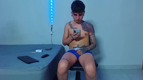 Snapshot of mike777jr chatting on November 27, 2:02 am Mike IMDEPENDIENT MODEL online show from November 27, 2:02 am