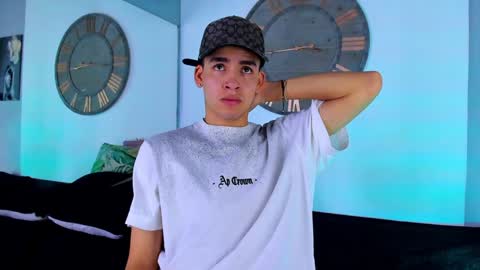 Mike 0233 online show from December 13, 3:16 am