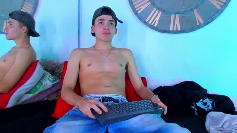 Mike 0233 online show from December 15, 7:13 am