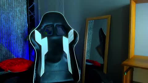 Mike 0233 online show from March 11, 7:15 am