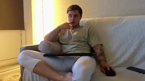 Snapshot of mike___magic chatting on June 17, 3:31 am Mike Magic online show from June 17, 3:31 am
