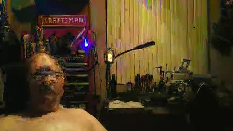 Snapshot of mike_allen4 chatting on March 31, 5:19 am mike_allen4 online show from March 31, 5:19 am