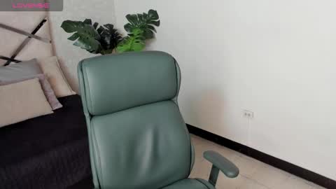 Snapshot of mike_belle chatting on October 26, 10:25 pm Mike Belle online show from October 26, 10:25 pm