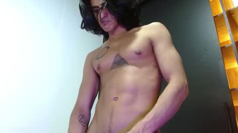 Snapshot of mike_d1030 chatting on November 30, 1:53 am mike_d1030 online show from November 30, 1:53 am