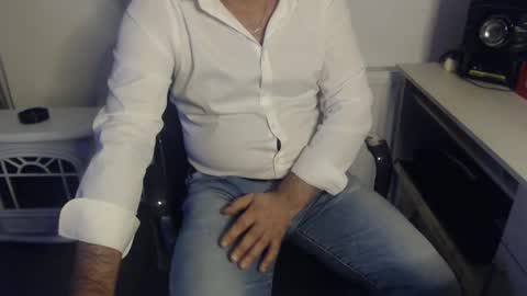 Snapshot of mike_master30 chatting on January 14, 7:48 am MikeMaster online show from January 14, 7:48 am