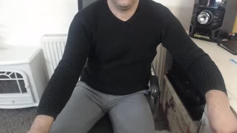 Snapshot of mike_master30 chatting on February 12, 8:06 am MikeMaster online show from February 12, 8:06 am