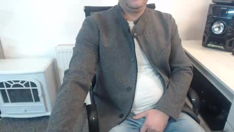 Snapshot of mike_master30 chatting on February 13, 8:17 am MikeMaster online show from February 13, 8:17 am